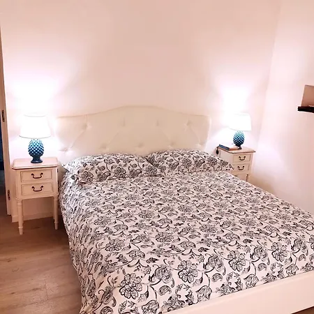 Apartment Domus Neapolis Happy *